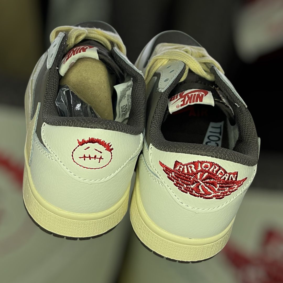 Air Jordan 1 Retro Low OG SP Travis Scott Reverse Mocha